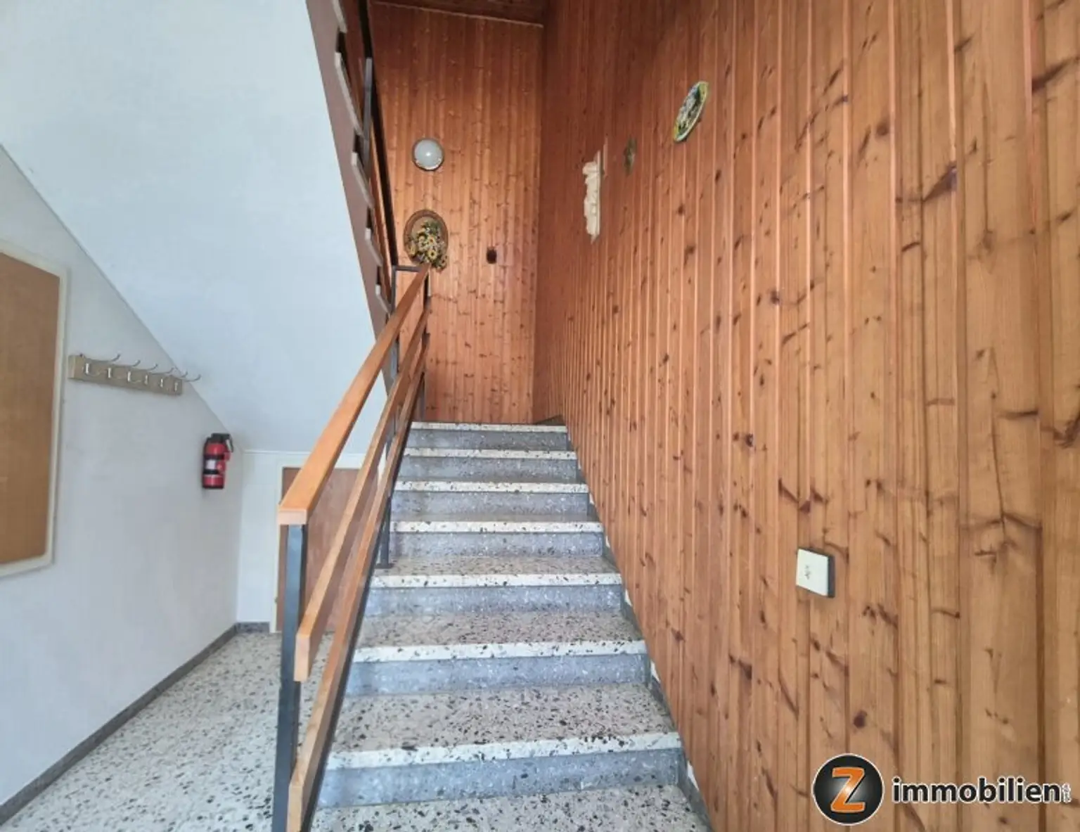 Treppenhaus zum OG