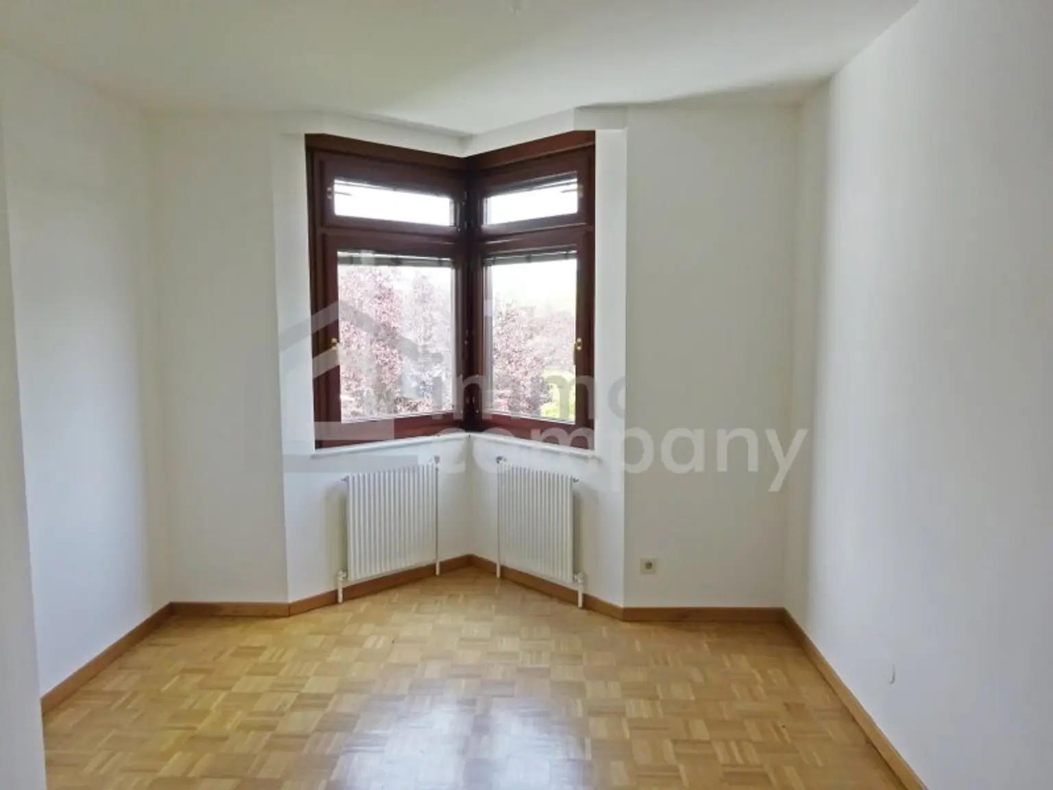 Gepflegte 4 Zimmer ETW mit südseitigen Balkon!