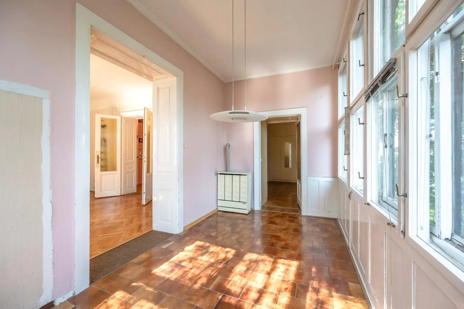 WOHNUNG IN ALTBAU-VILLA | EIGENGARTEN | SANIERUNGSBEDÜRFTIGES JUWEL