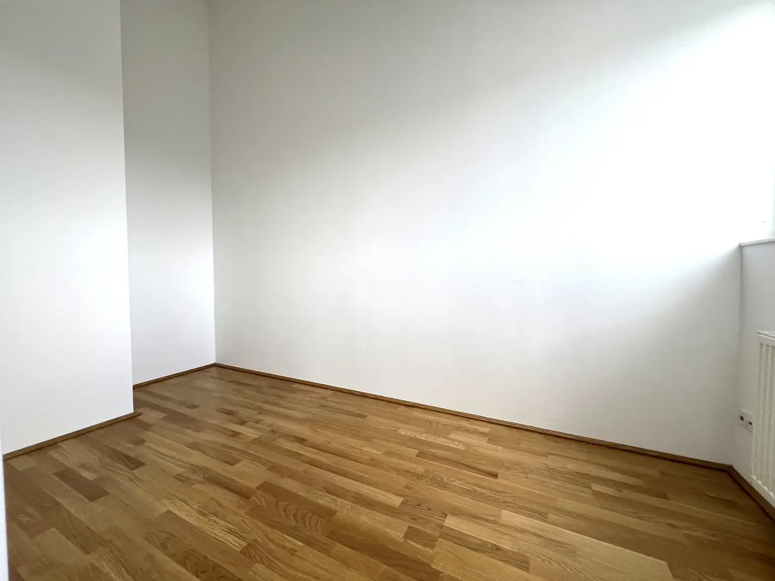UNBEFRISTET: Wohnen in Bestlage: Attraktive klimatisierte Dachgeschoss-Wohnung in der Neubaugasse