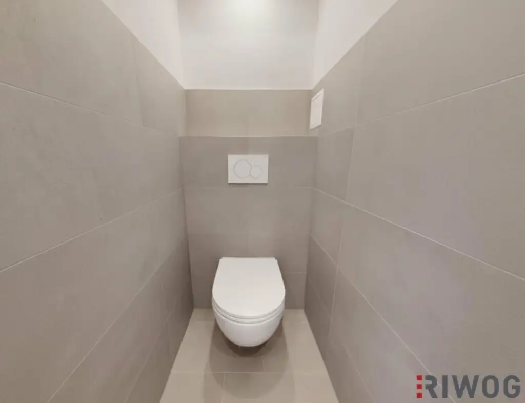 ERSTBEZUG nach Sanierung I Großzügige 2 Zimmer Wohnung mit Ausblick ins Grüne I inkl. Tischlerküche mit Siemens Geräten I Alte Donau Nähe