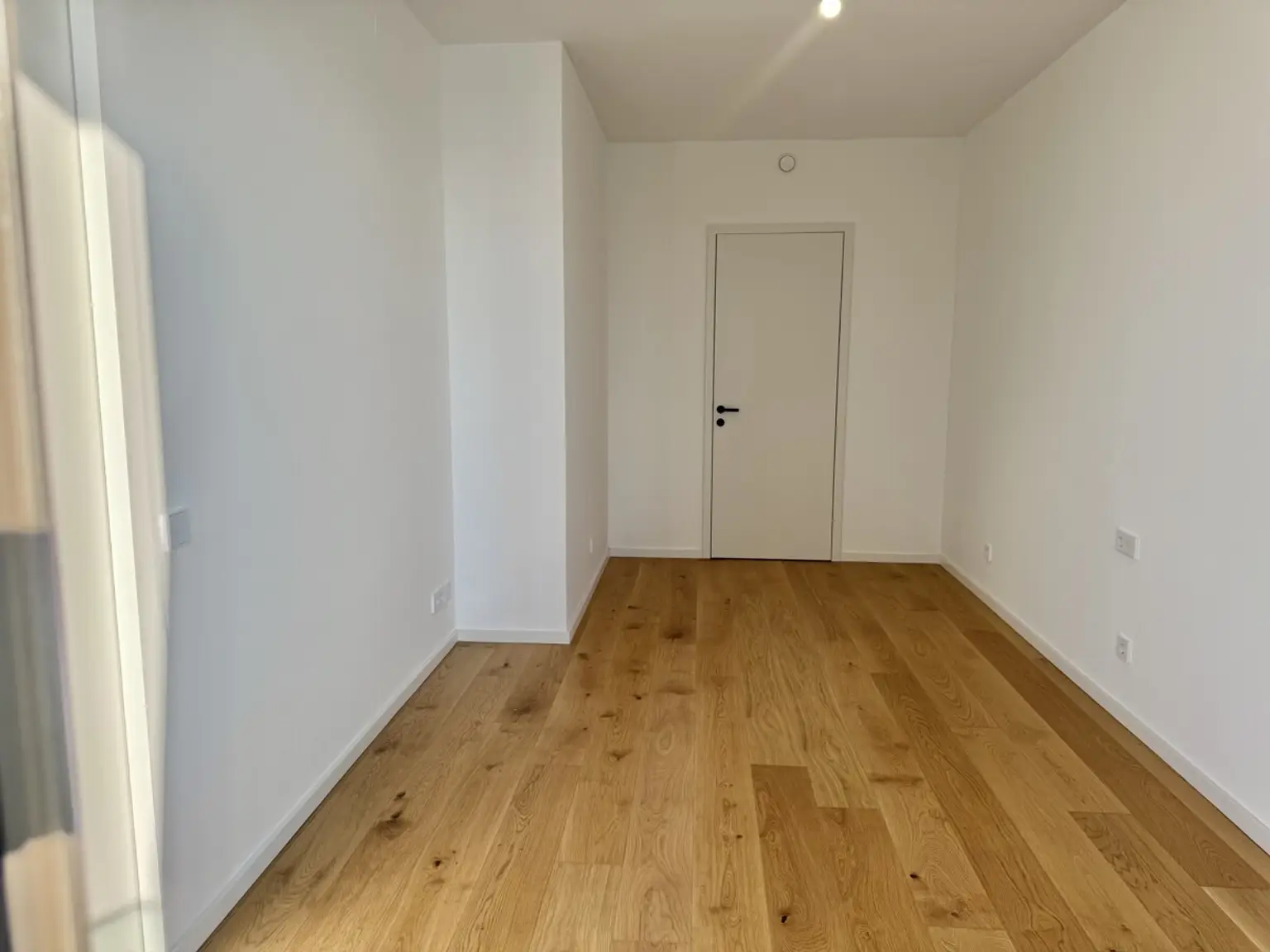 DANUBEFLATS. New - 2 Zimmer Wohnung - 40. Stock inkl. Sonnenuntergang