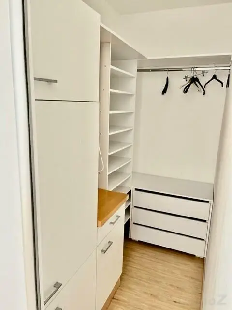 Küche Teil 2 und Schrankraum