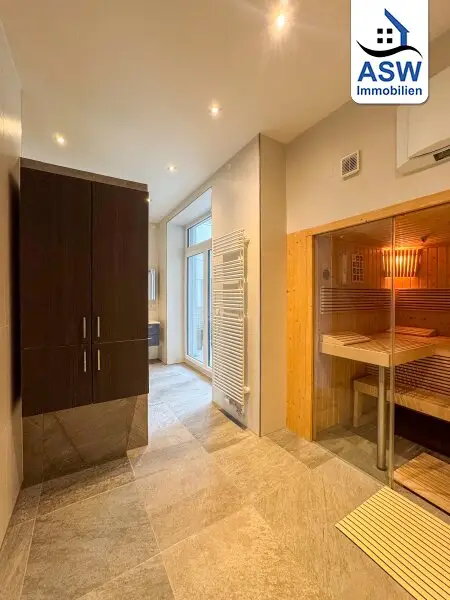 Perfekte Lage!! Top-moderne Altbauwohnung mit Balkon und Sauna in der Hauptstraße