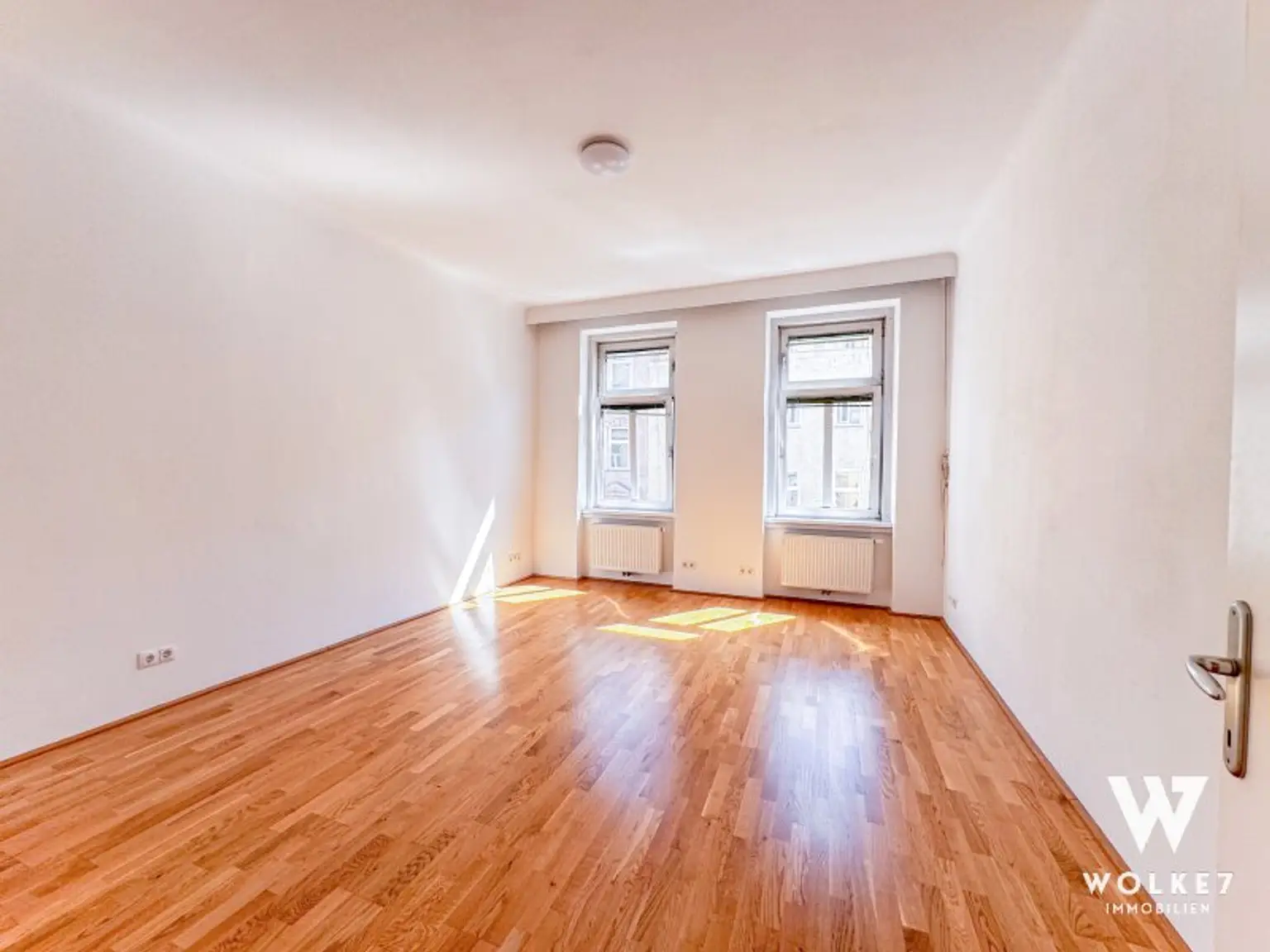 1,5-Zimmer Altbauwohnung mit großzügigem Balkon | Nähe U3 Johnstraße