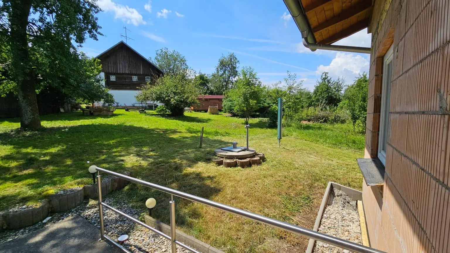 Innviertel-Highlight! Schöner neuwertiger Bungalow mit gr. Garage und schönem Garten in Eggerding nahe Andorf und Schärding zu verkaufen!