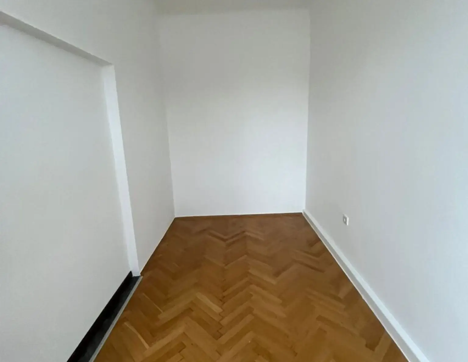 Attraktives 2,5-Zimmer-Zuhause in Kapellenstraße: Modern saniert, top angebunden, nähe Webling - zur Miete! Haustiere willkommen!