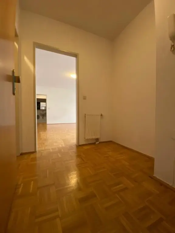 Ruhige 2-Zimmer-Wohnung mit hofseitigem Balkon - verfügbar ab Jänner 2026
