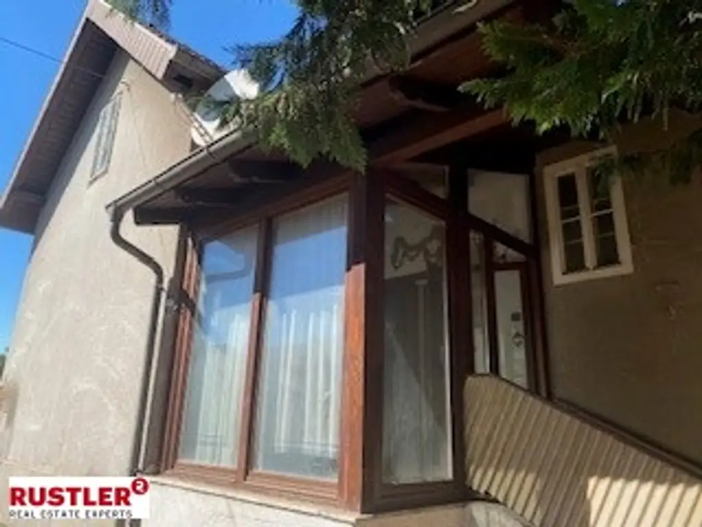 Einfamilienhaus mit großem Garten