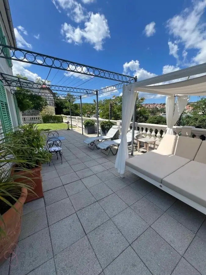 Exclusive Mansion Krk Island – Mediterraner Luxus mit Investitionsgarantie