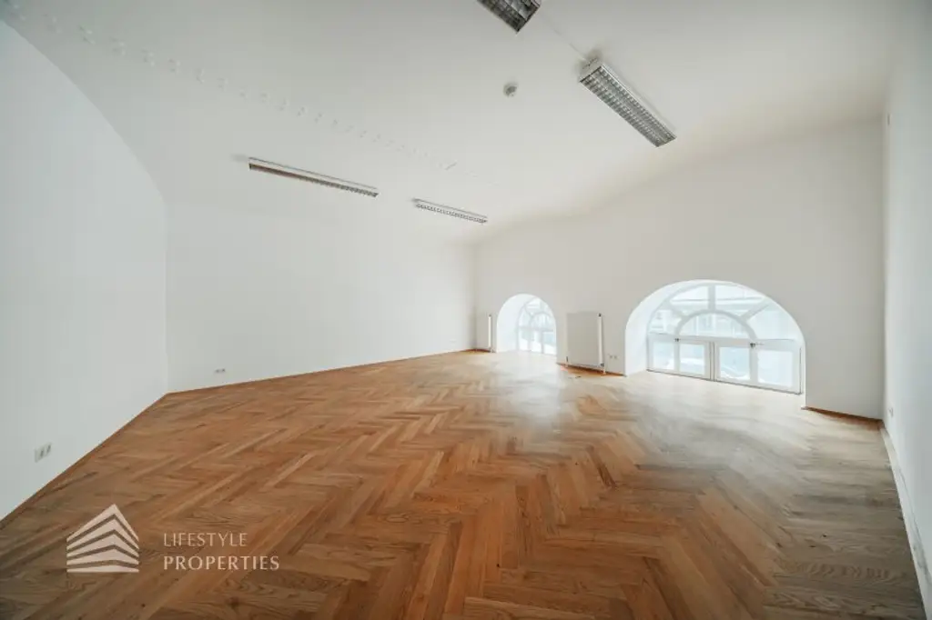 Geräumiges 5-Zimmer Altbau Büro in Toplage