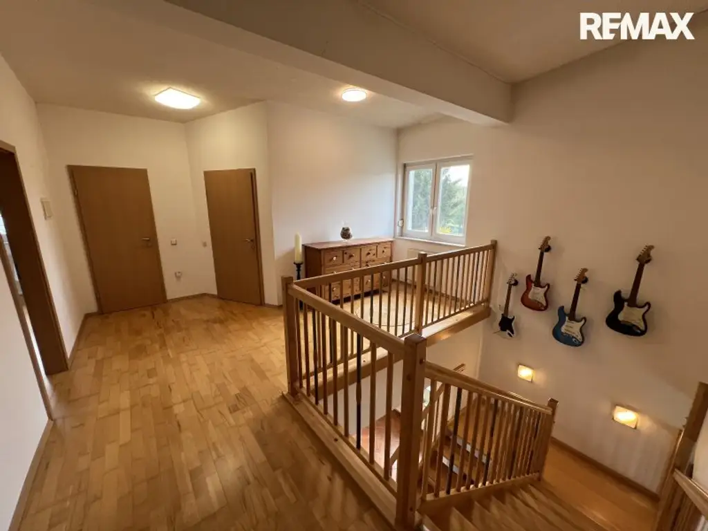 Großzügiges Einfamilienhaus mit Garten, Terrasse & Garage in Ebenfurth, 4 Zimmer, 195m²