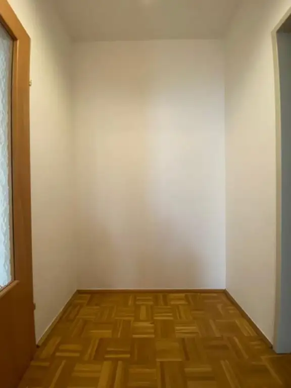 Ruhige 2-Zimmer-Wohnung mit hofseitigem Balkon - verfügbar ab Jänner 2026