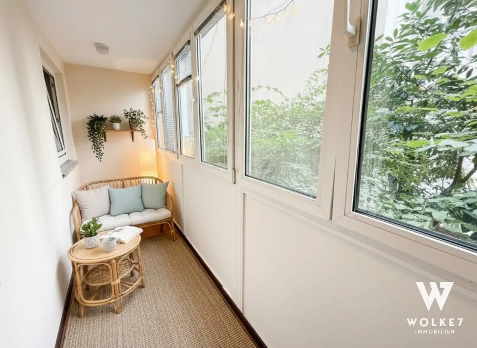 Grüne Ruheoase mitten im 2. Bezirk – 2-Zimmer-Wohnung mit Loggia, Top-Grundriss & Vollmöblierung inklusive!
