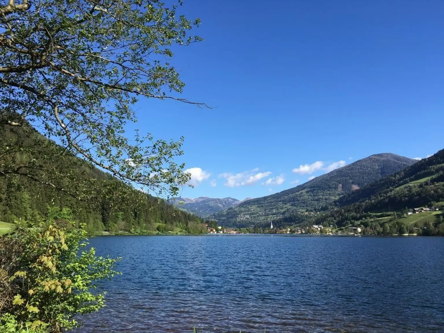Seegrundstück - exklusiv und idyllisch - wohin mit der Seele, wenn nicht an den See!