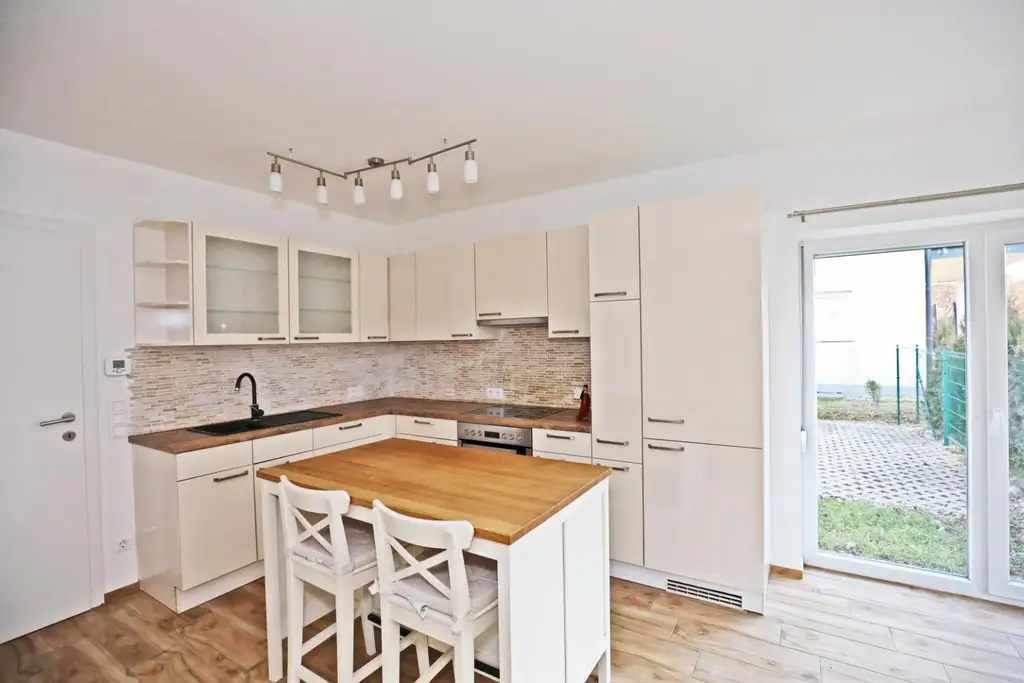 Neuwertige, moderne Doppelhaushälfte zum Verkauf