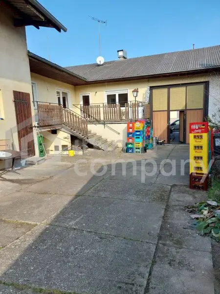 Tolle Gelegenheit: Einfamilienhaus mit Gewerbemöglichkeit!