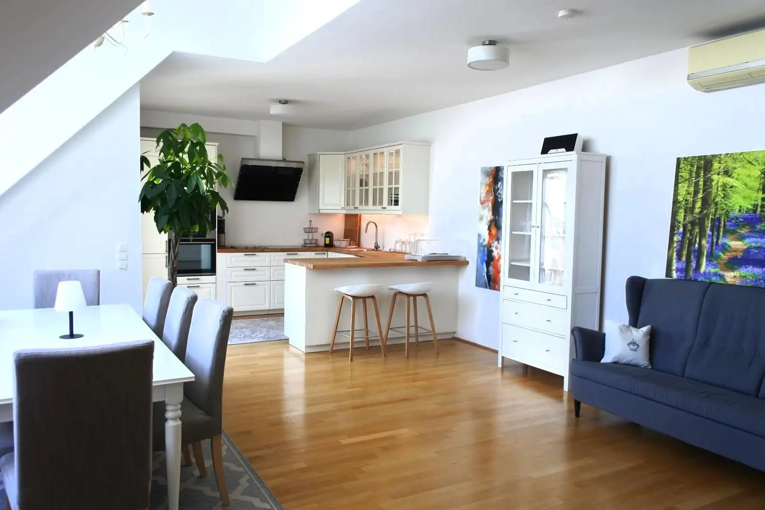 DACHGESCHOSS ! "Sensationell" der Ausblick !  Ruhige Lage ! Dachmaisonette mit Loft-Feeling!