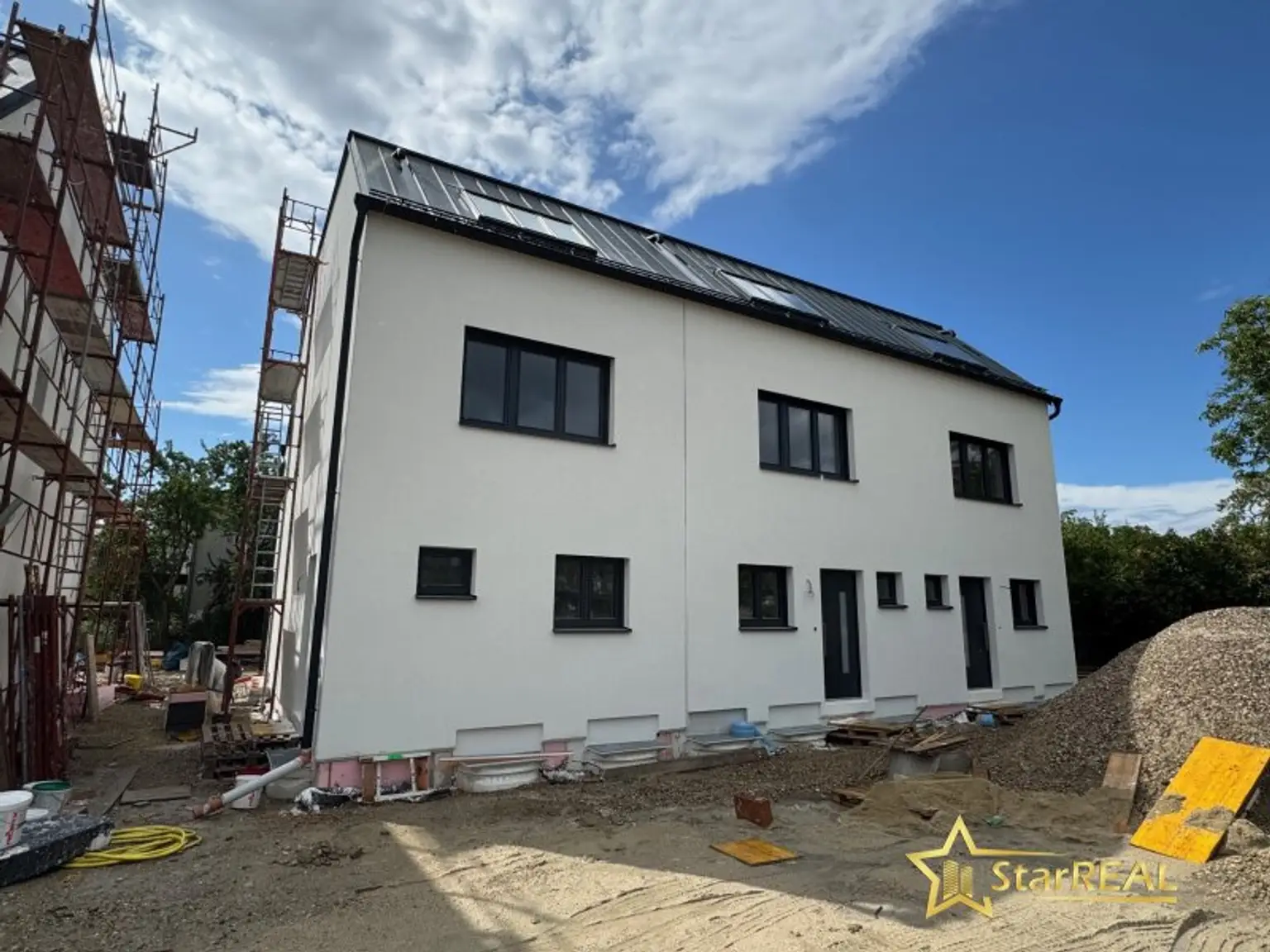 LETZTE 2 HÄUSER! ZIEGEL-NEUBAU MIT PV-ANLAGE, KELLER UND TOP- AUSSTATTUNG! PROVISIONSFREI für den Käufer.
