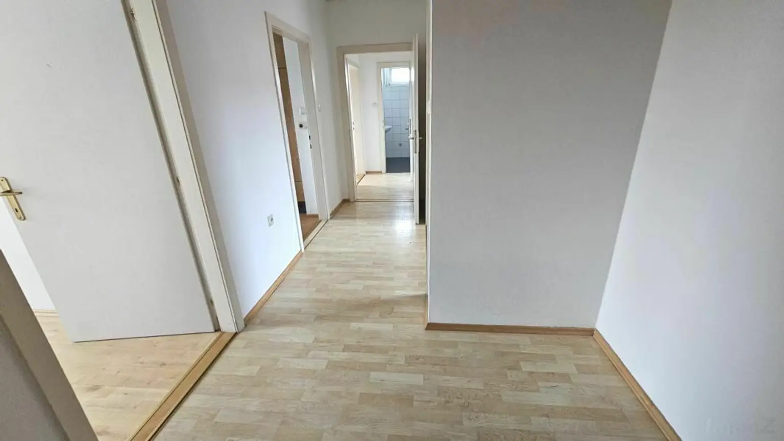 **Sonniges Raumwunder mit Loggia und Parkplatz**