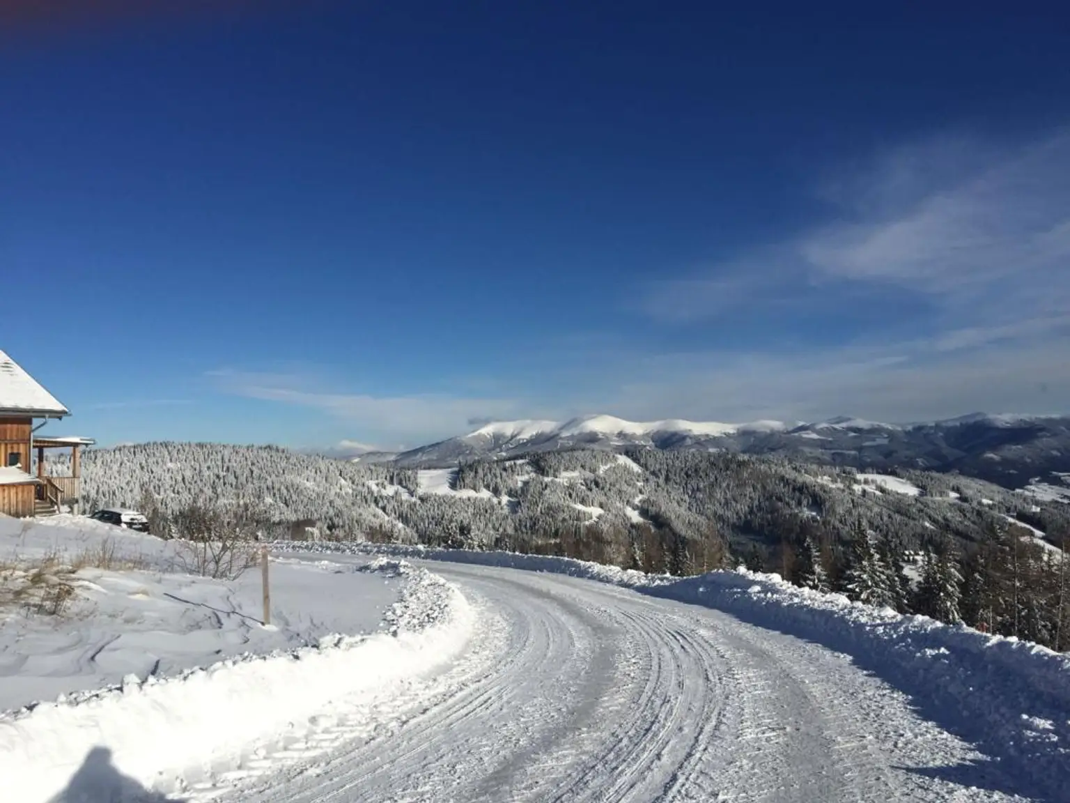 Zufahrt zum Klippitzdorf Winter