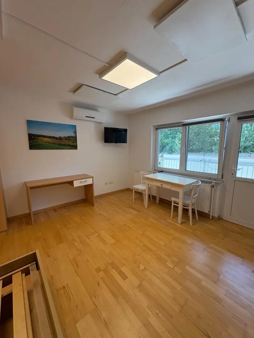 Komplett möbliertes Studio