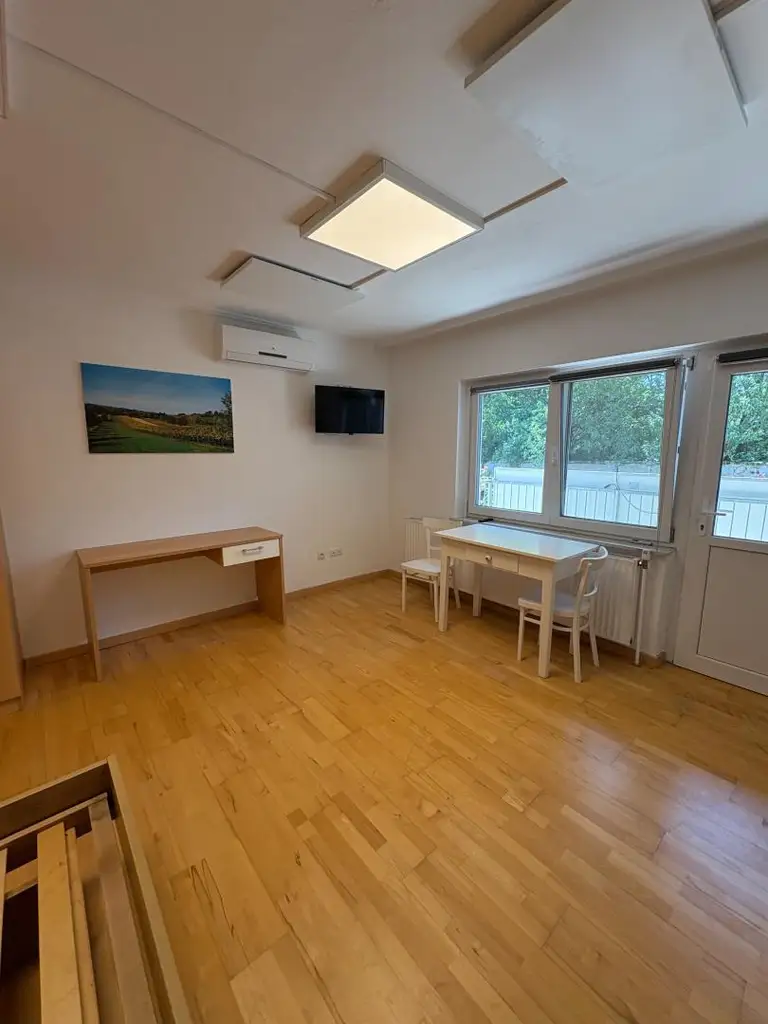 Komplett möbliertes Studio