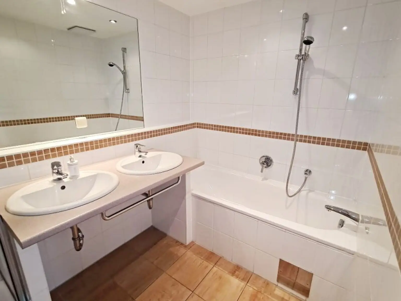 DACHGESCHOSS, Daringergasse, sonnige 76 m2 Neubau mit 6 m2 Balkon, 2 Zimmer, Wohnküche, Wannenbad, Parketten, Grünblick