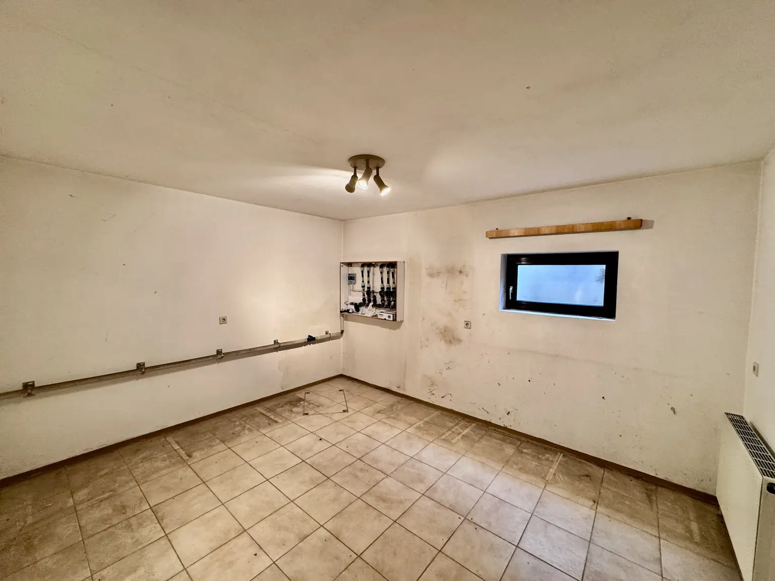 IHR NEUES ZUHAUSE - GROßZÜGIGES EINFAMILIENHAUS MIT SWIMMINGPOOL IN FLORIDSDORF