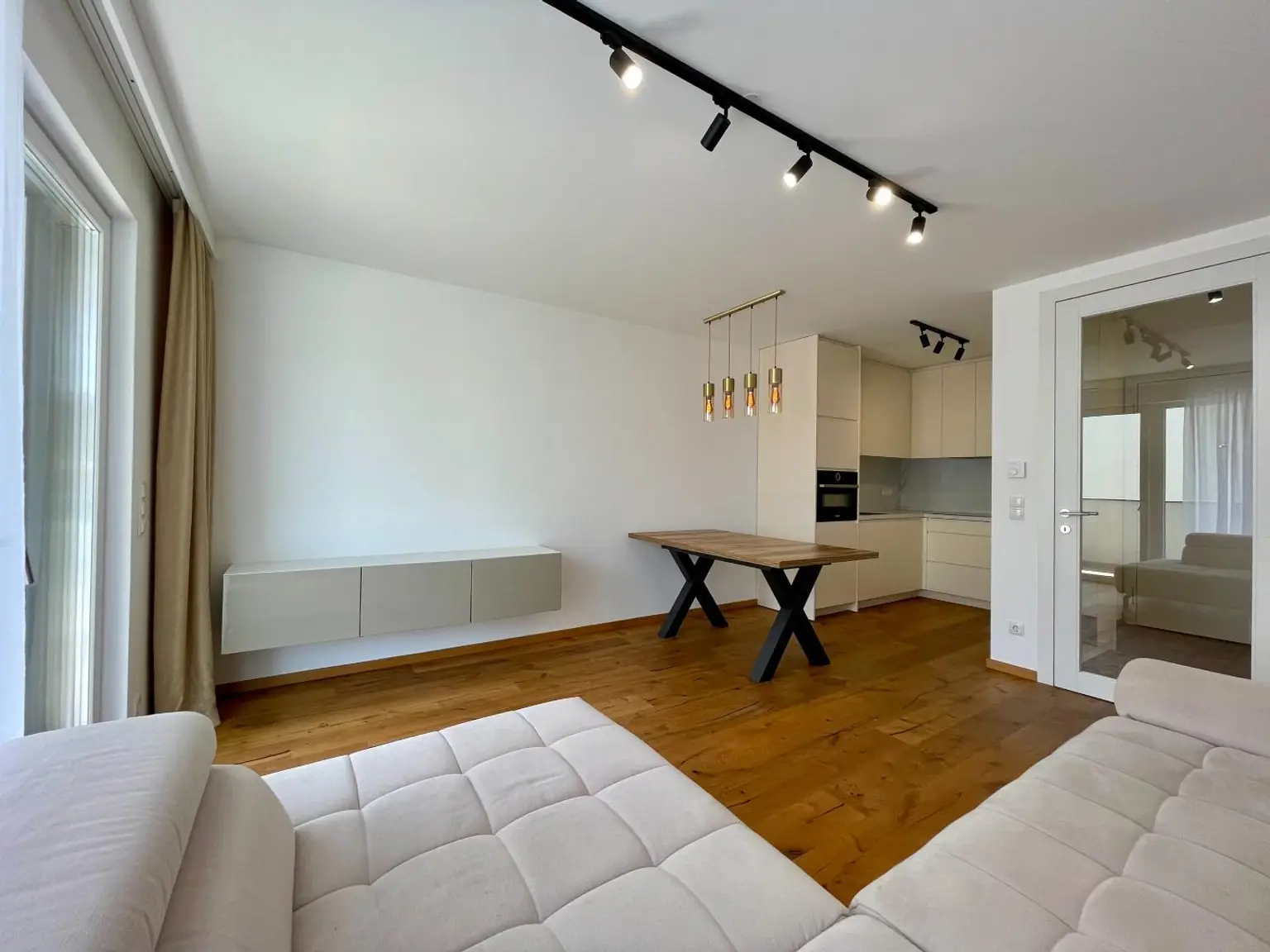 " Wohlfühlwohnung mit Balkon und Stil!"