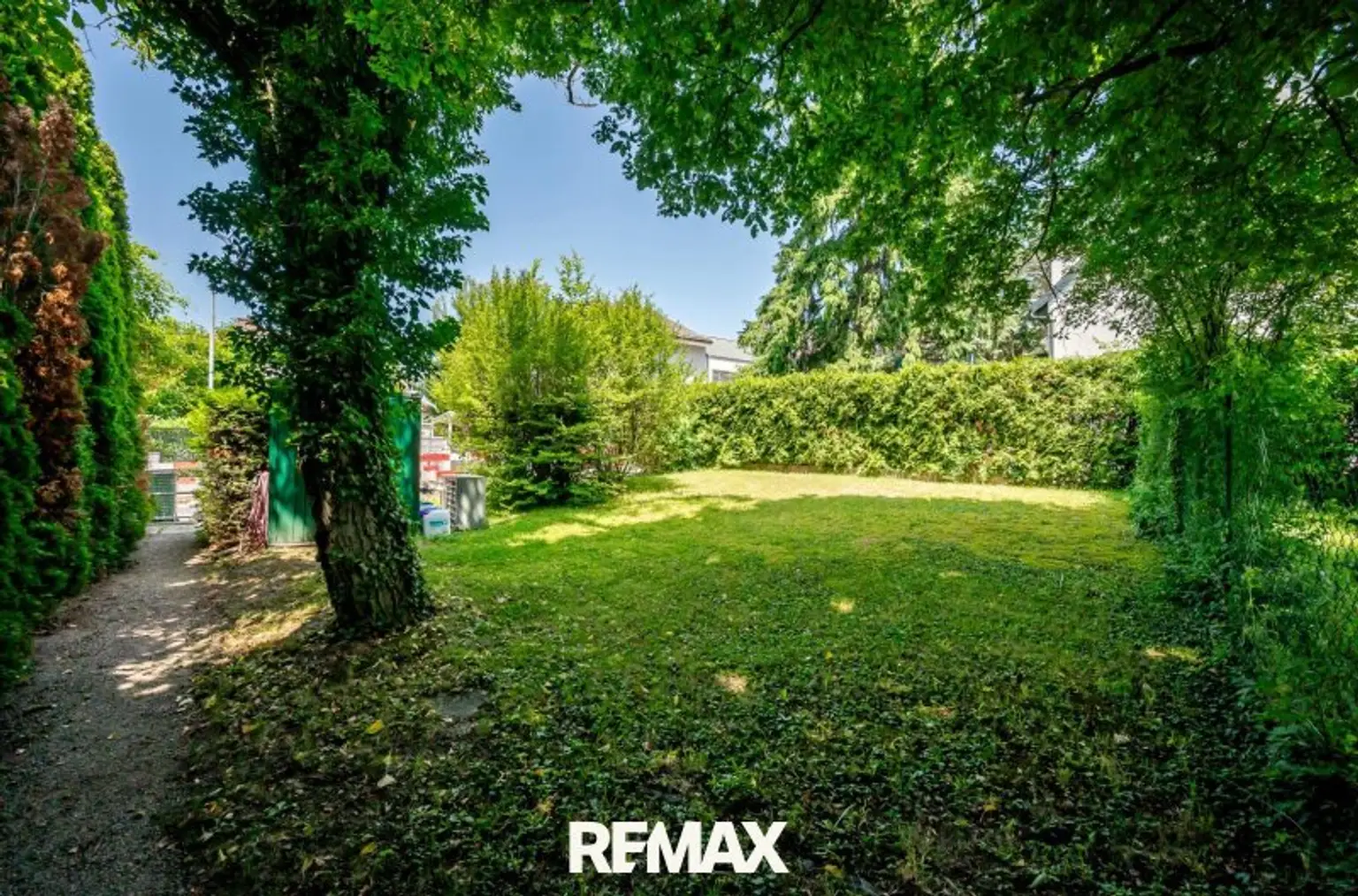 großer allgemeiner Gartenbereich