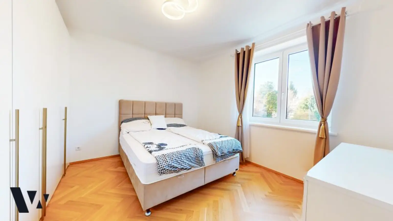 VOLLMÖBLIERTE 4-ZIMMER-DESIGNERWOHNUNG MIT BALKON | VIDEO-PRÄSENTATION