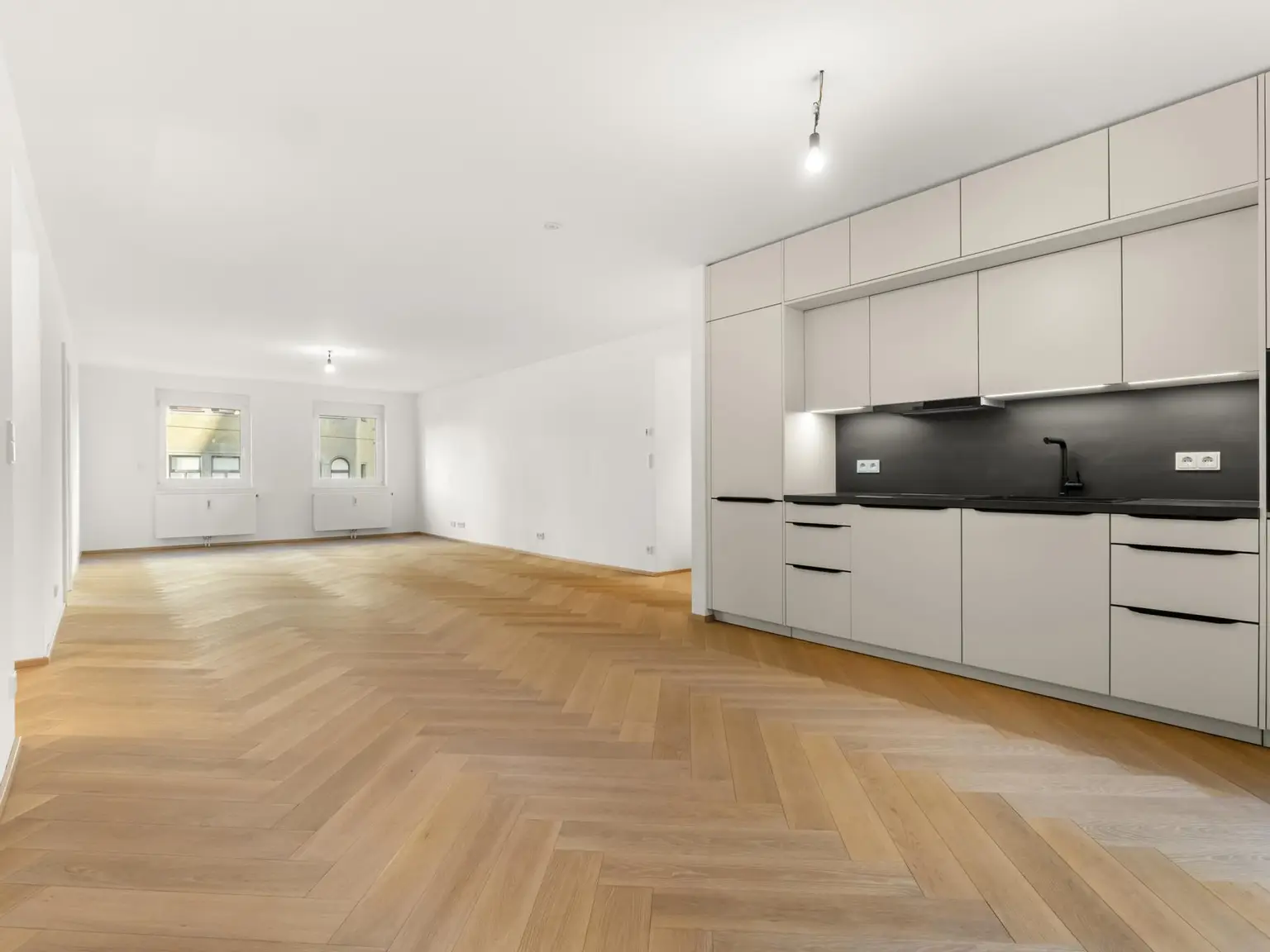 Wohnzimmer/Küche Bild 2