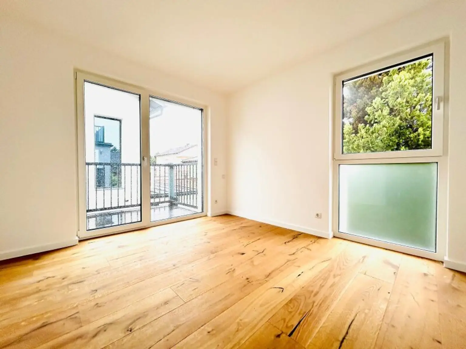 ERSTBEZUG! Doppelhaus mit Garten - Balkon - DG-Terrasse und PKW-Stellplatz | Hochwertige Ausstattung