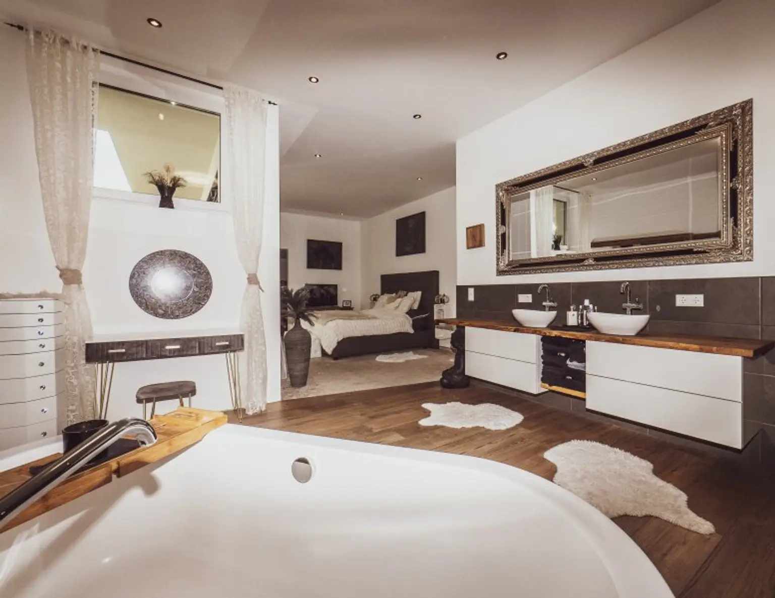 Luxuriöser Bungalow in absoluter Ruhelage am Waldrand als idealer Alterssitz