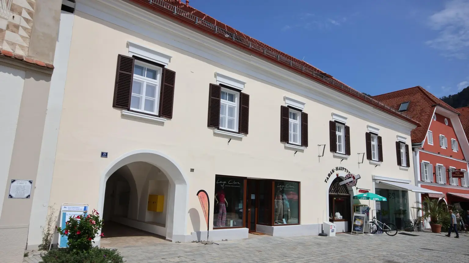 Erstbezug nach umfassender Sanierung: Sonnige Altbauwohnung am Hauptplatz Frohnleiten
