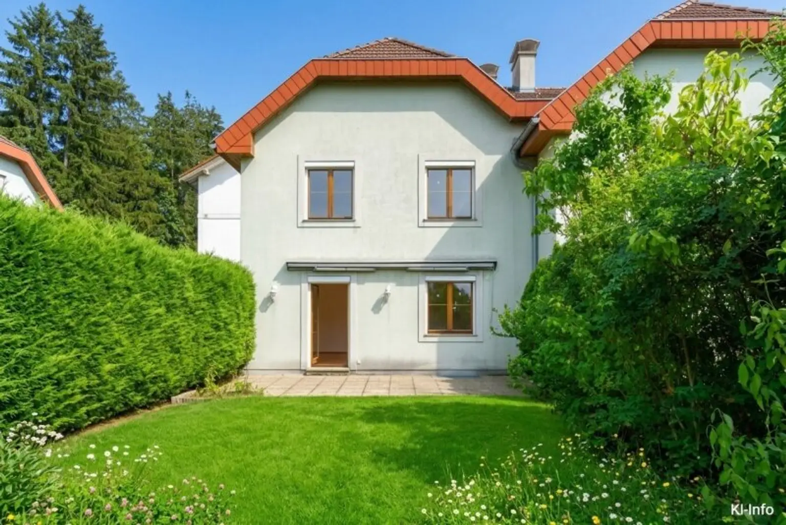 gartenseitige Hausansicht