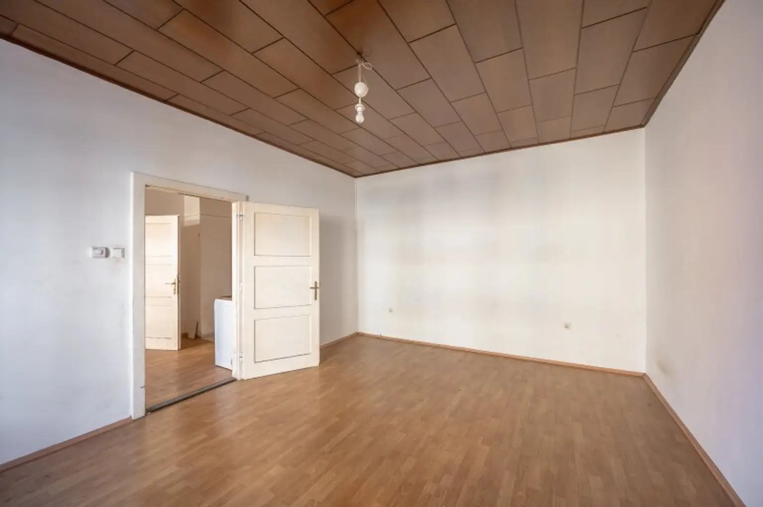 ++NEU++ 3-Zimmer Altbau-Wohnung (sanierungsbedürftig) mit viel Potenzial!