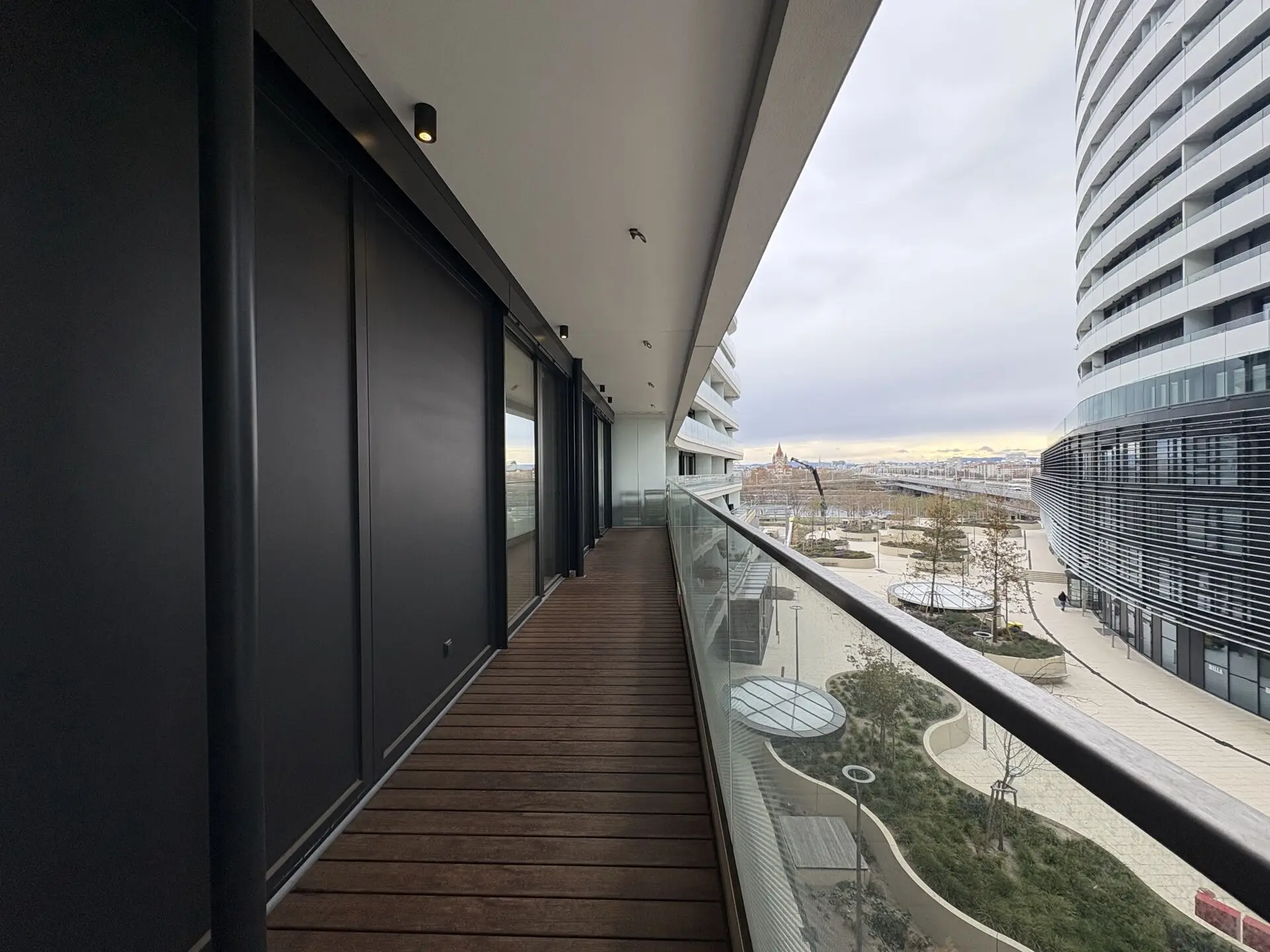 20251120_115945669_iOS