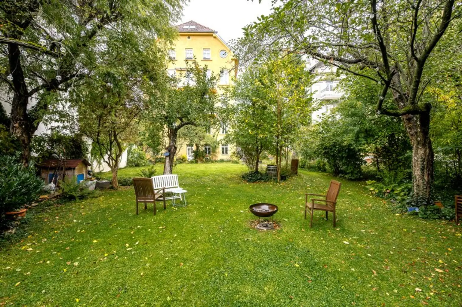 ++1140++ sanierungsbedürftige 3,5 Zimmer Wohnung in Stilvilla! idyllischer Garten!