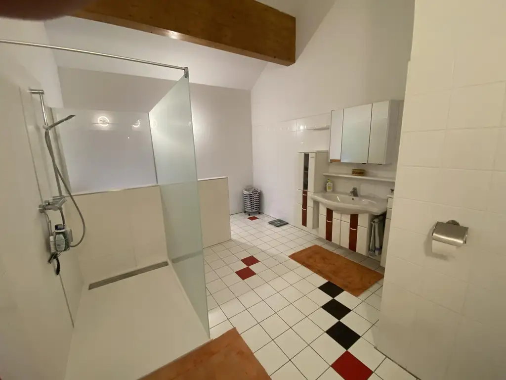 "Energieeffiziente Villa in schöner Lage"