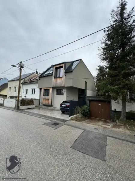 Stilvoll wohnen im Herzen von Wien: Dachgeschosswohnung mit Terrasse und Parkplatz in 1140 Wien!