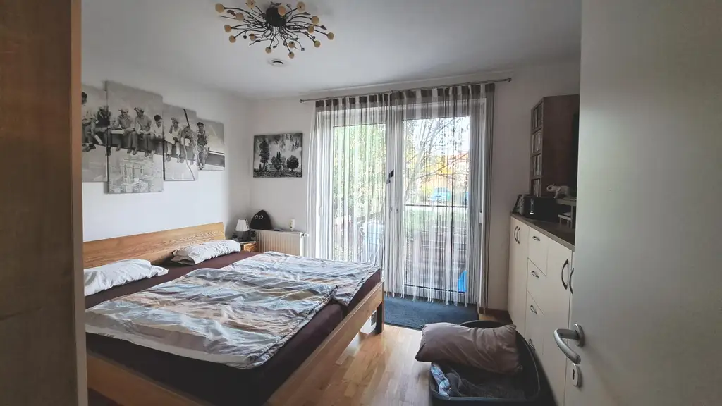 Provisionsfreie helle 3 Zimmerwohnung mit Kaufoption, inkl. kleinem Garten, Terrasse und PKW-Platz;