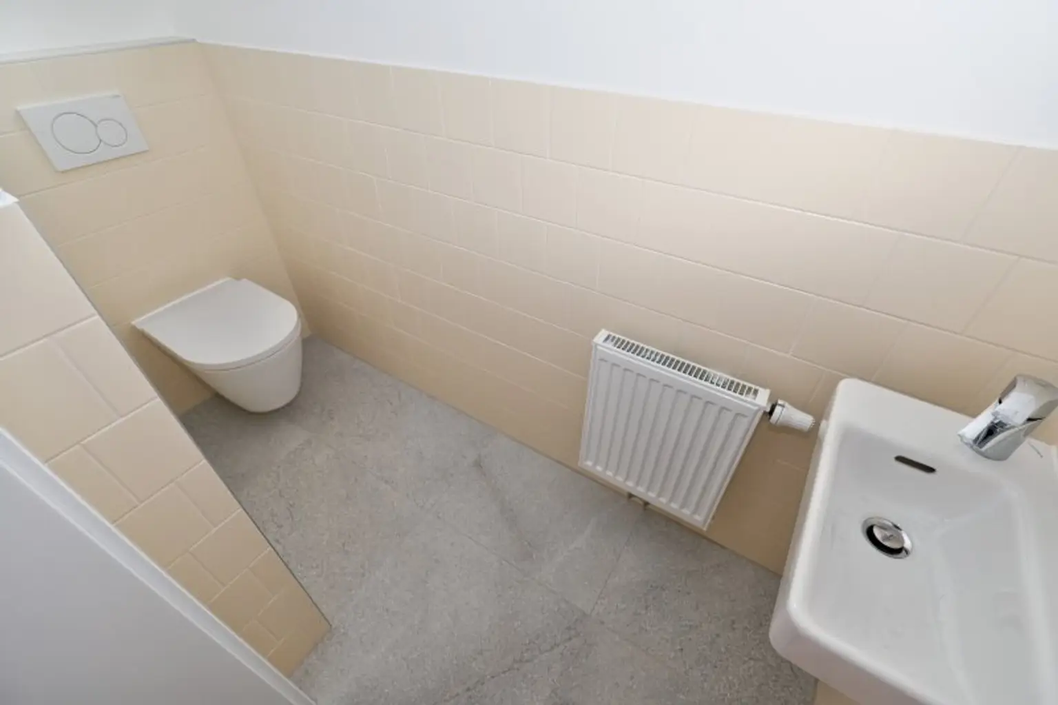 AKH Nähe! UNBEFRISTET generalsaniert 4 getrennt begehbare Zimmer