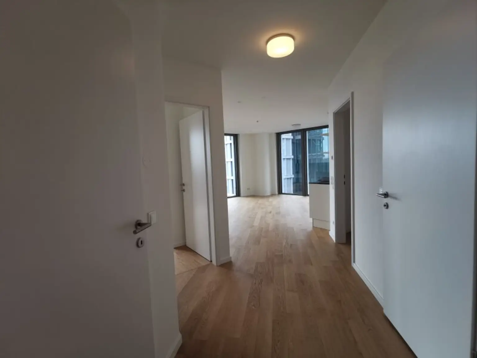 Moderne 3 Zimmer mit Balkon und vielen Extras im Haus!