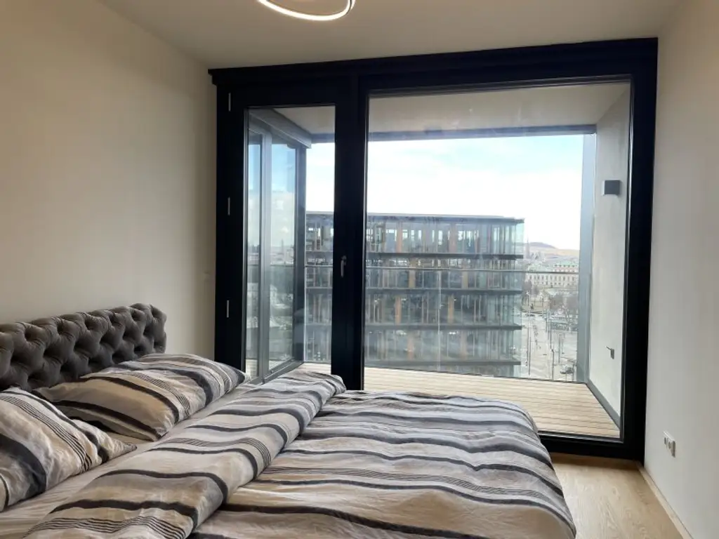 Belvedere Weitblick: unbefristete 2 Zimmer mit Freifläche und vielen Extras im Haus!