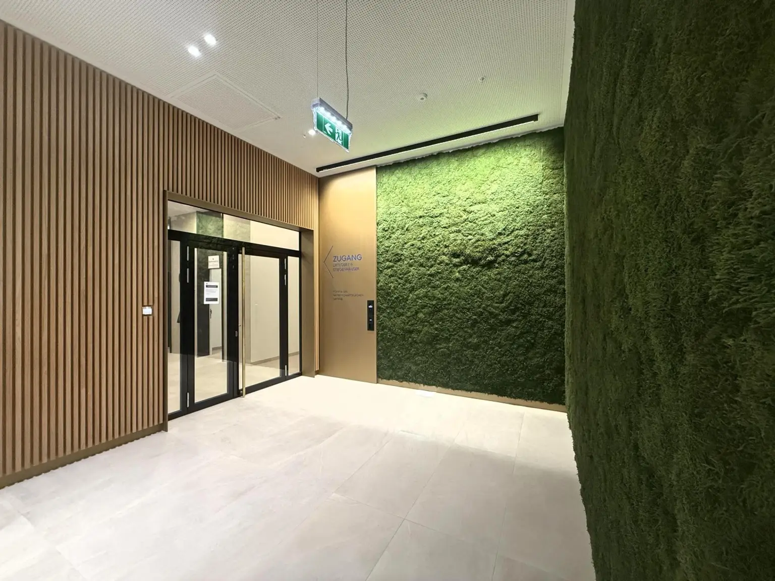 Kleine Perle im ultramodernen Wohnhaus mit Pool am Dach zu mieten // Small gem in an ultra-modern apartm. building with pool on the roof for rent //