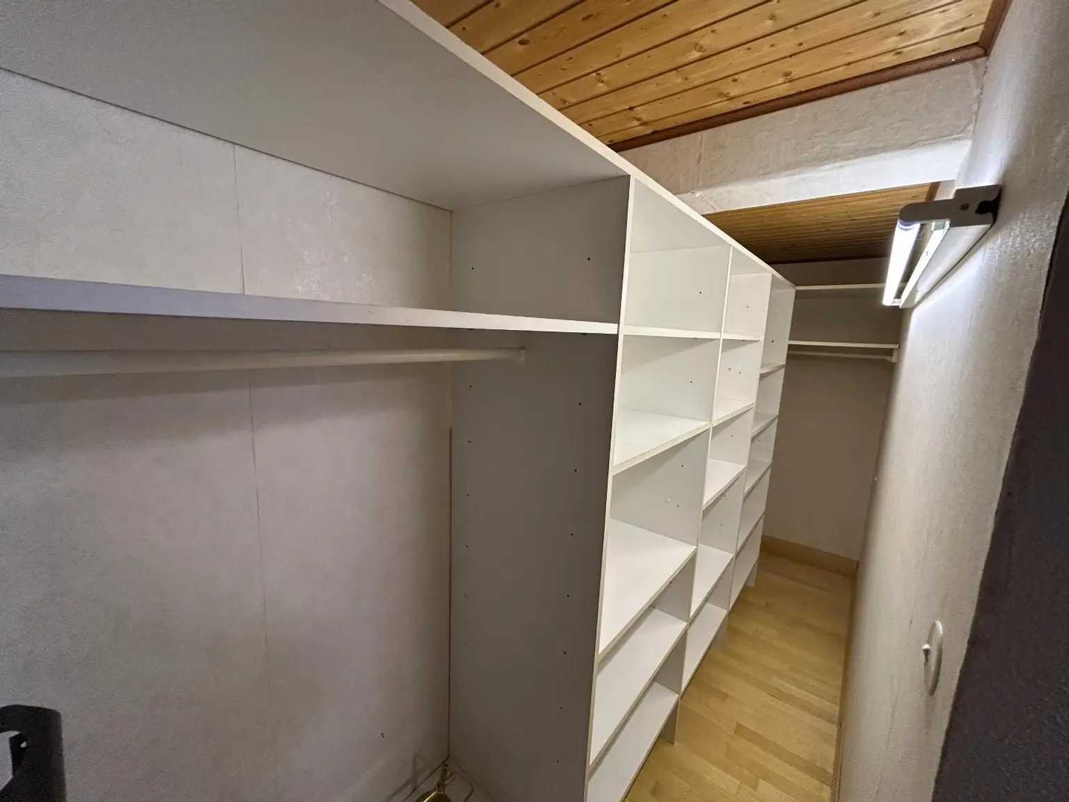 Begehbarer Kleiderschrank