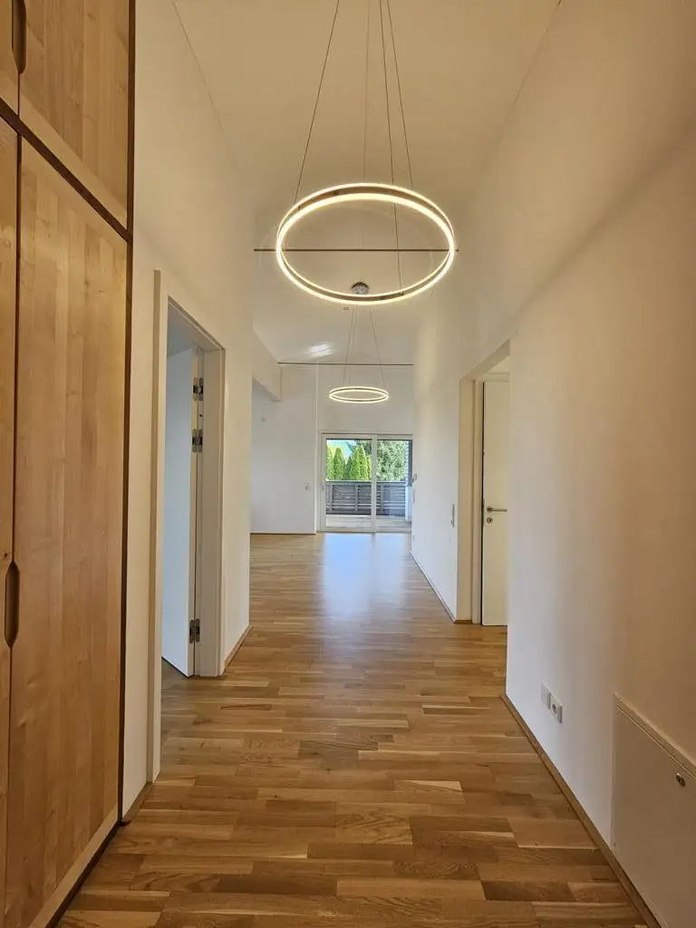 Exklusive 3-Zi.-DG-Wohnung mit Gebirgsblick in ruhiger Lage