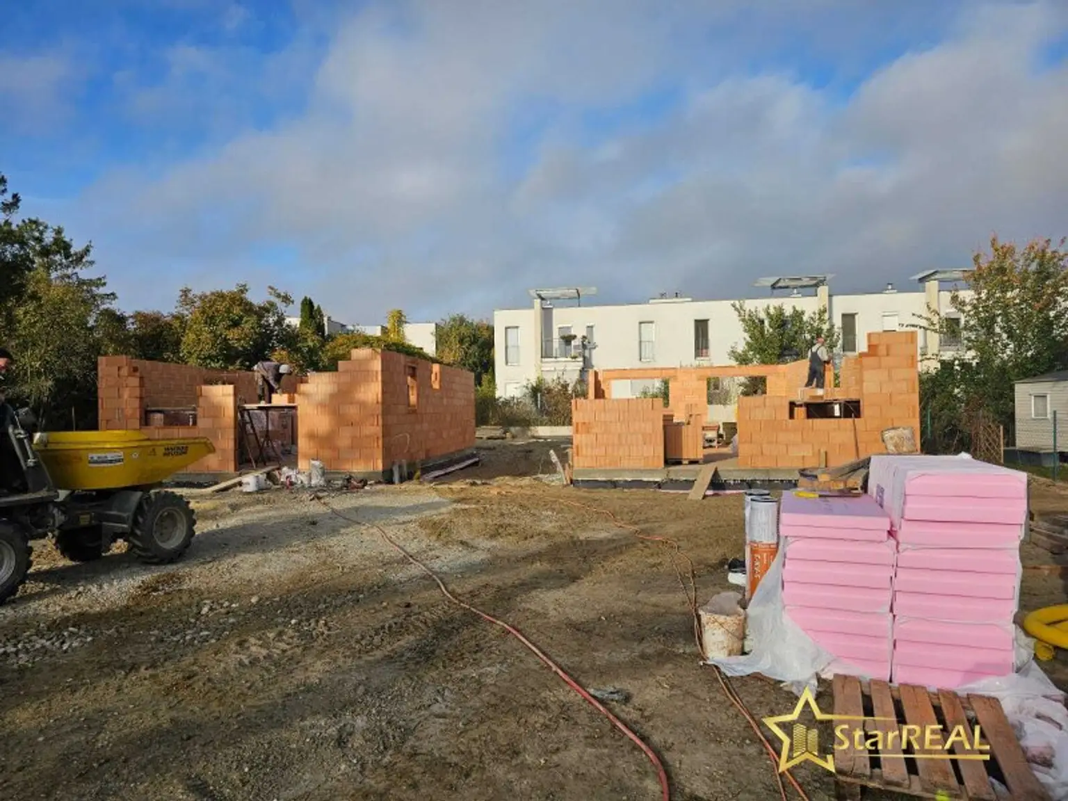 BAUBEGINN! 2 HÄUSER FREI! EXZELLENTES EINZELHAUS! KELLER. TOP-WOHLAGE. PROVISIONSFREI für den Käufer.